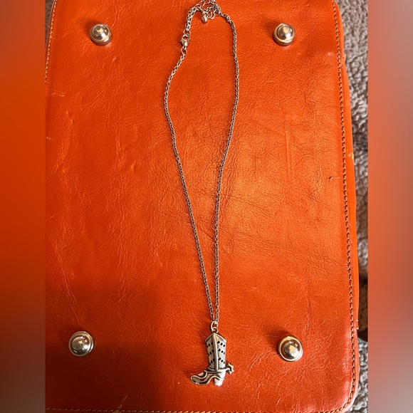 Boot Nexklace - Picture 1 of 2